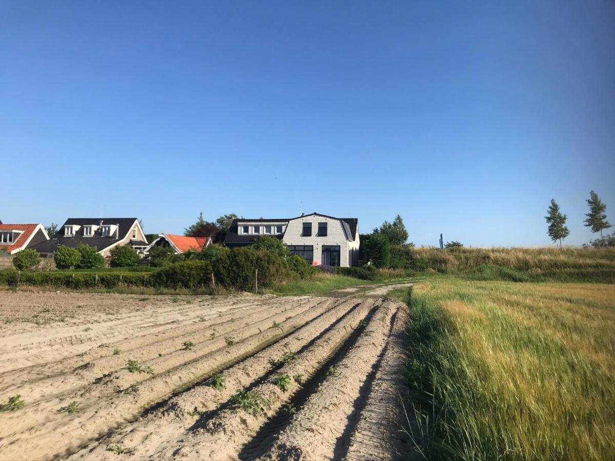 T Huuske Tuinappartement Met Fantastisch Uitzicht, Nabij Zee Zonnemaire Exterior foto