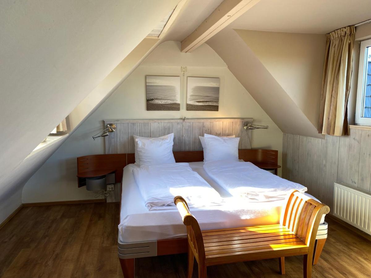 T Huuske Tuinappartement Met Fantastisch Uitzicht, Nabij Zee Zonnemaire Exterior foto